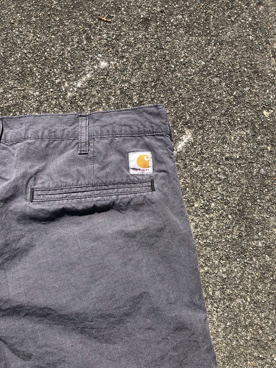 Carhartt Pantaloni: Carhartt Presenter Bermuda – Usato da Fribourg venduto da ann_l9b7 4