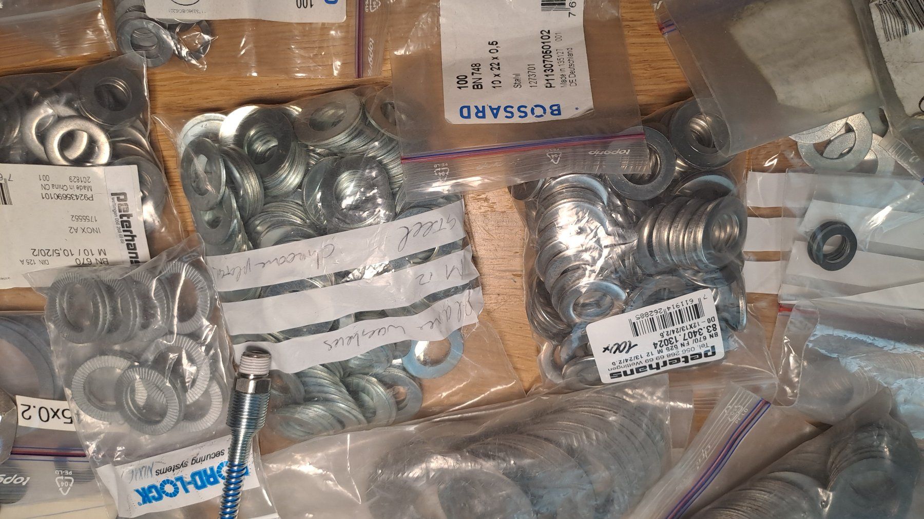 Tutti gli attrezzi: Surplus Hardware – Usato da Rieden AG venduto da Werkstattlaedeli 6