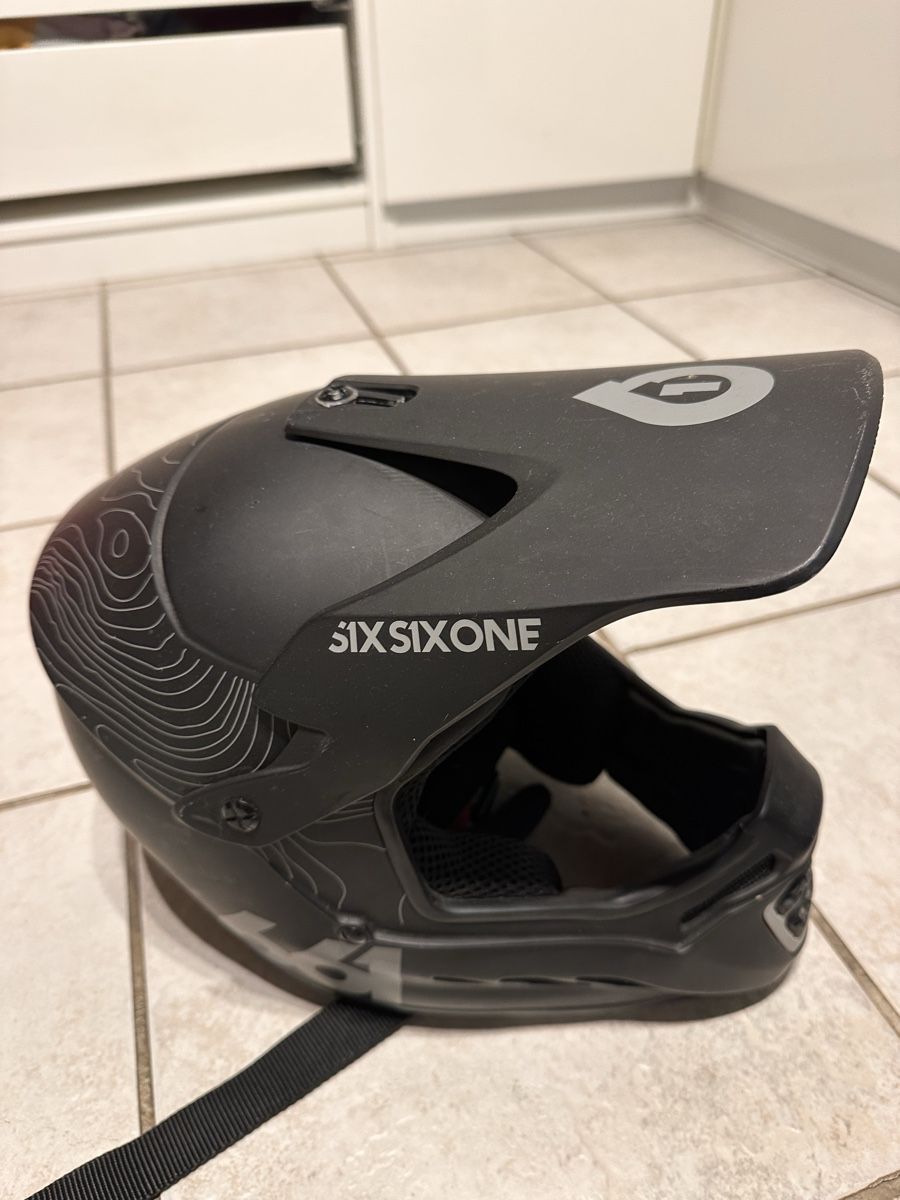 Casques: Integralhelm SIXSIXONE  – D'occasion à Volketswil par gab_52vw 1