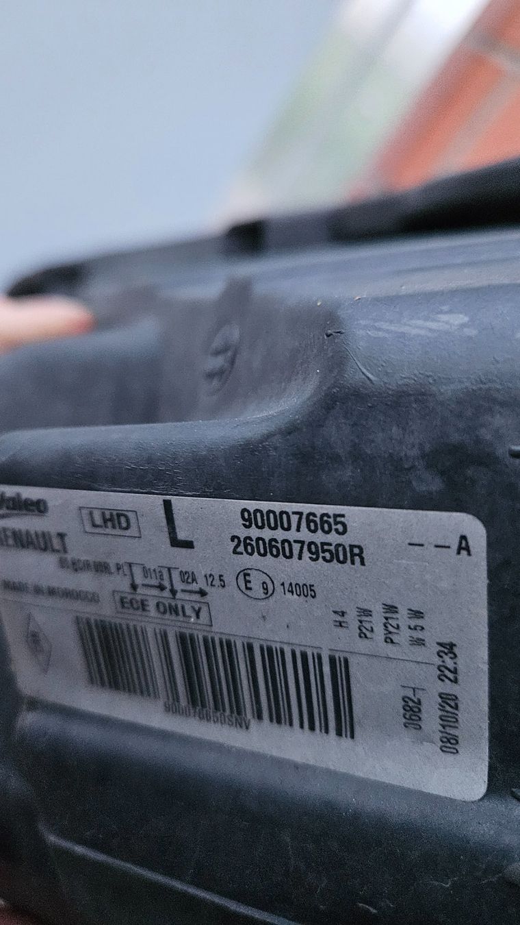 Fari: Dacia Dokker Scheinwerfer Links – Difettoso da Sarnen venduto da Profi3 2