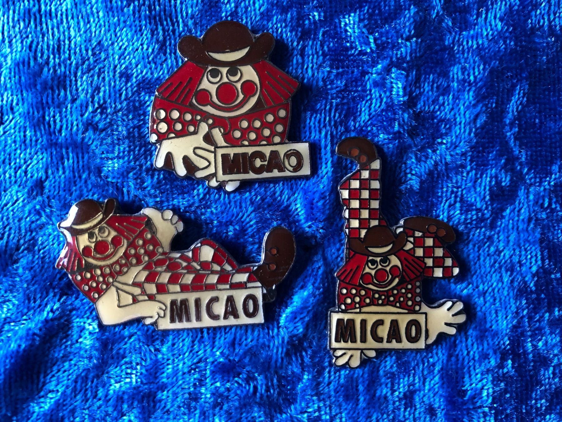 Plaquettes & Badges: Micao 3er Pin-Set – D'occasion à Wolhusen par albaro01