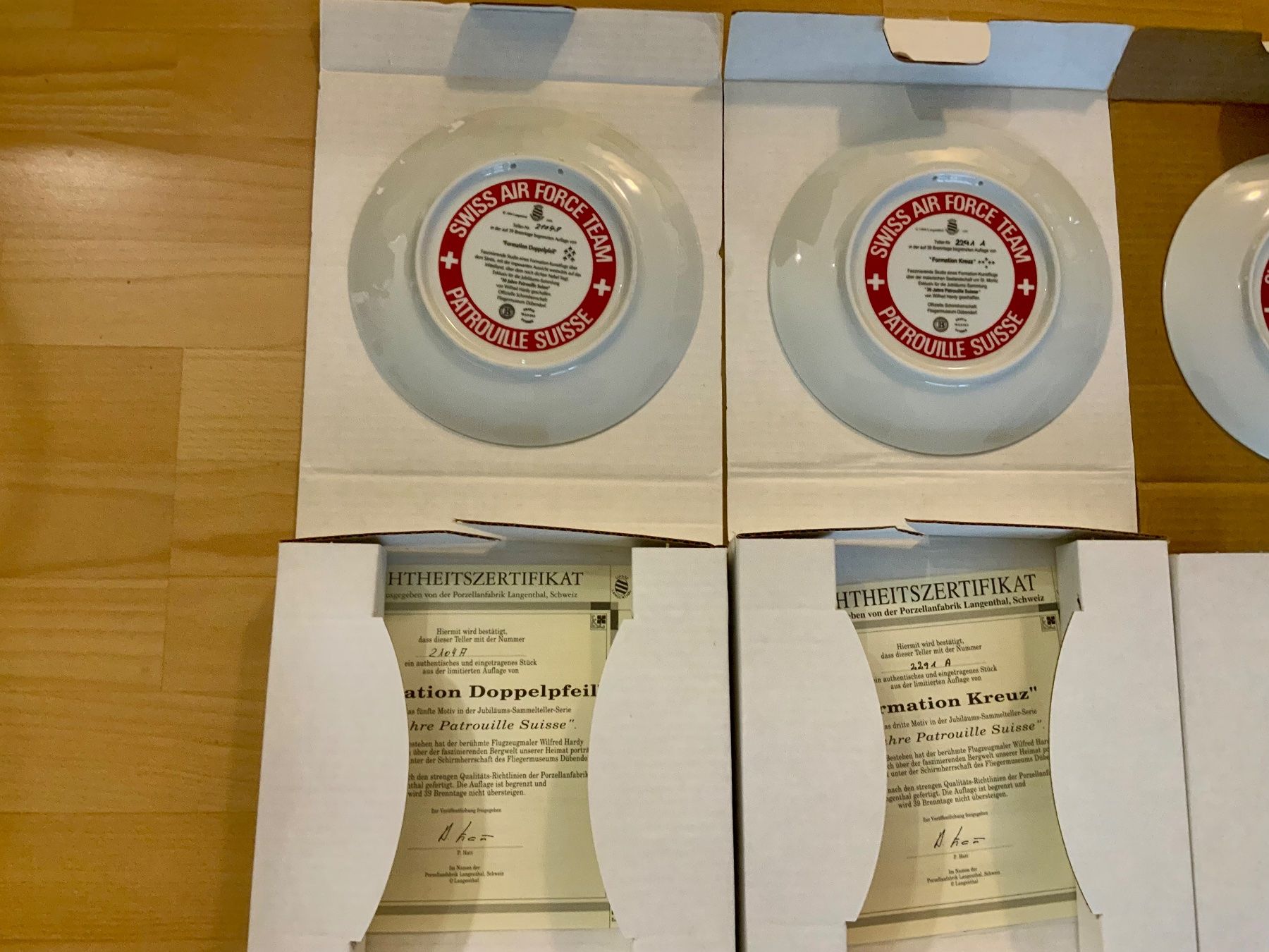 Placchette & Badge: Patrouille Suisse Hunter Kunstteller Luftwaffe Aviatik – Nuovo (secondo la descrizione) da Thun venduto da LGBgartenbahn 5