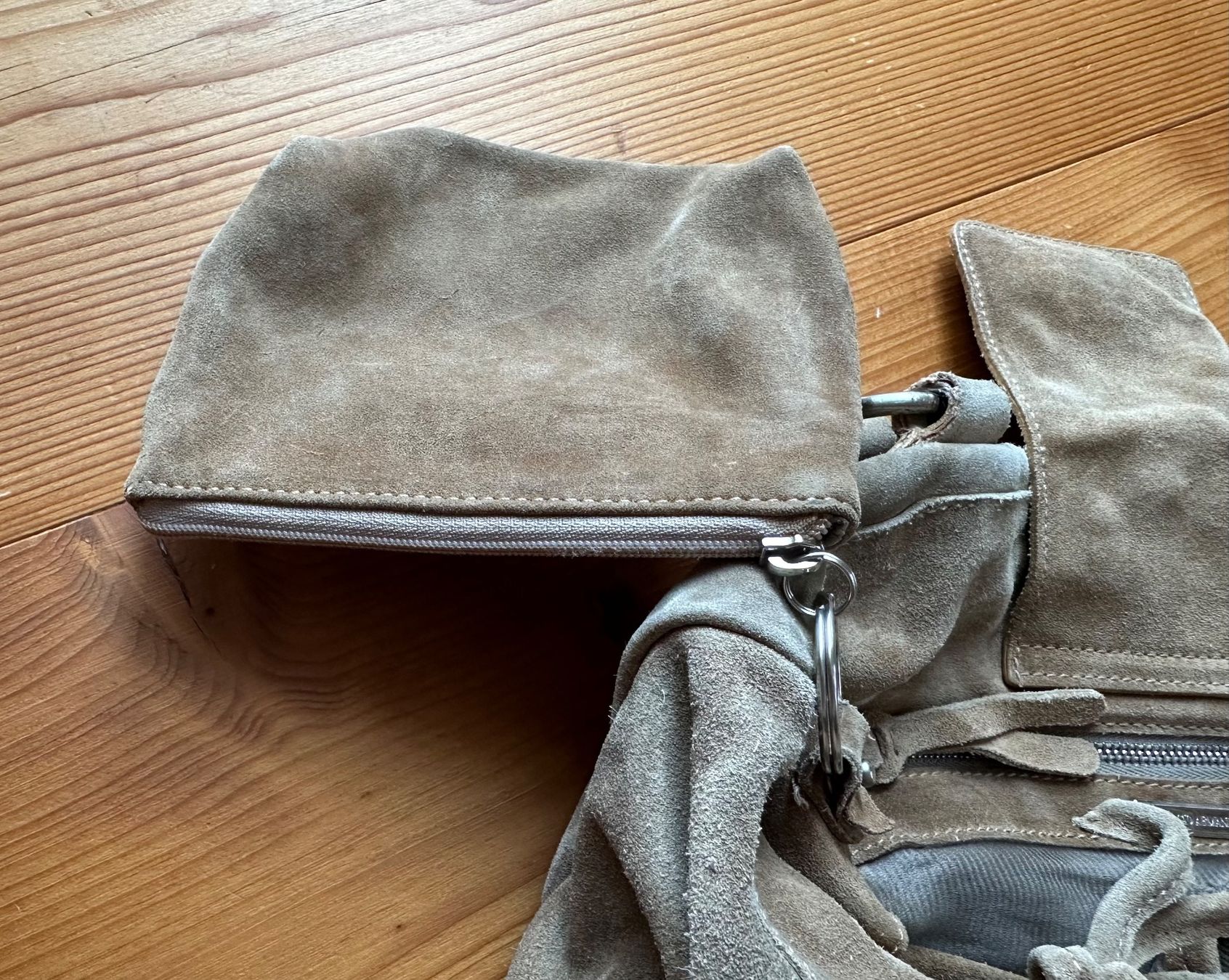 Armani Taschen für Damen: Giorgio Armani Tasche Shopper Wildleder – Gebraucht aus Gersau von Sidharta7 7