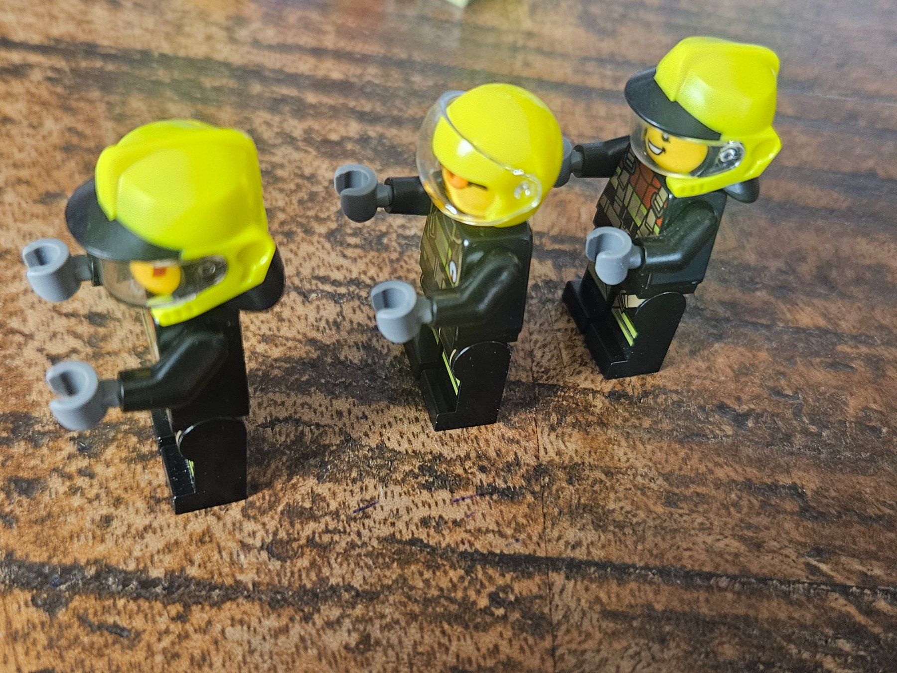 Lego Kit di costruzioni: lego lot de 3 figurines – Usato da Confignon venduto da Ecrofigs 2