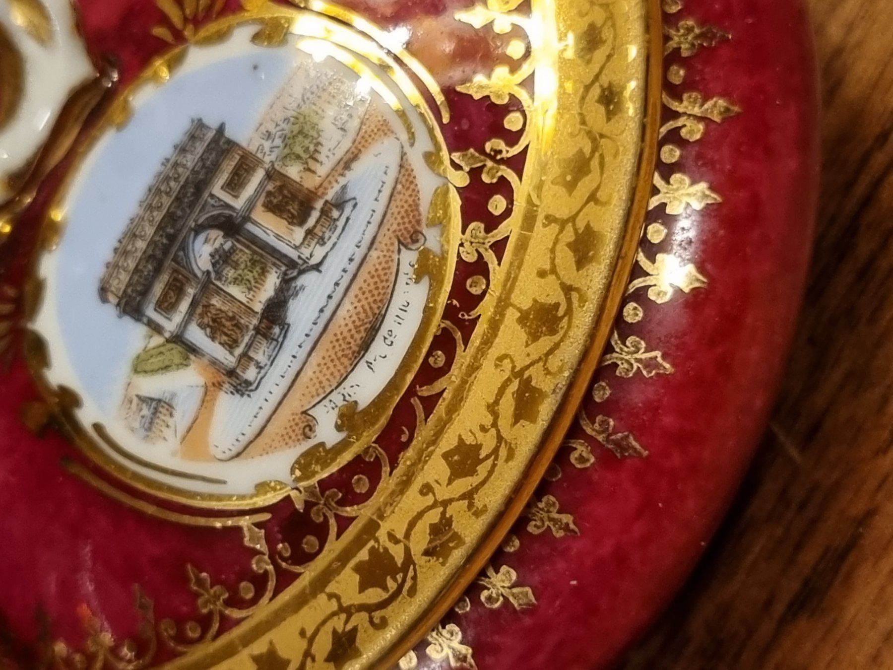 Zuccheriere: Limoges Objets d’Art Dose Arc de Triomphe Gold – Usato da Scharnachtal venduto da devin03 9
