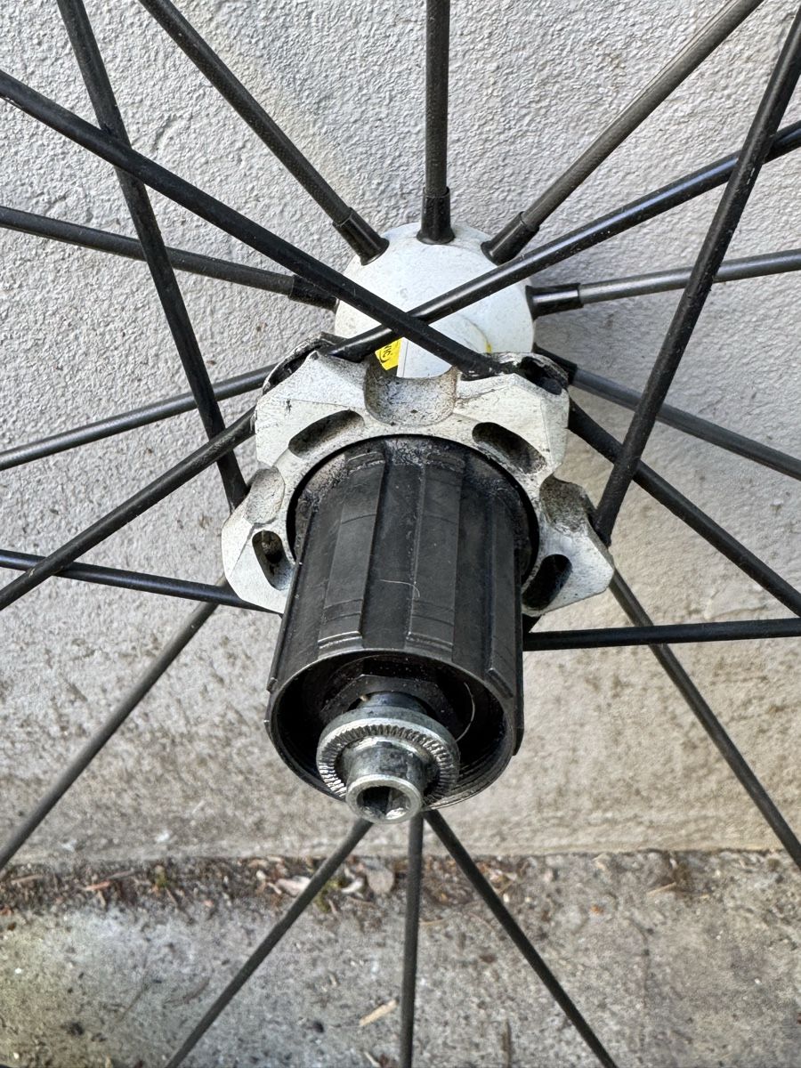 Mavic Pièces détachées: Mavic roue arrière Ksyrium SR  – D'occasion à Lausanne par LucienR3000 2