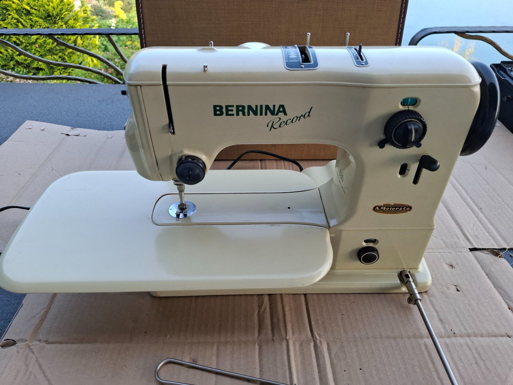Bernina Nähmaschinen: Gepflegte alte Bernina Nähmaschine – Gebraucht aus Weggis von Jhmathis
