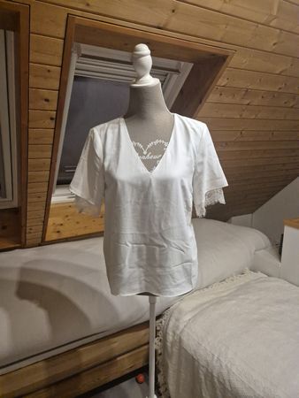 H&M Bluse weiss mit Spitzenärmeln Grösse 36 neuwertig