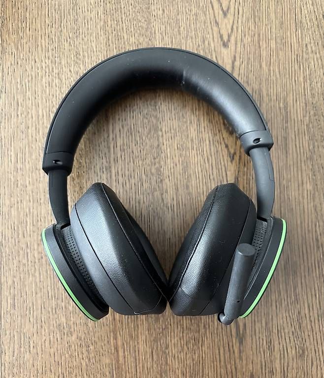 Microsoft Konsolen: Xbox Series X - Xbox Elite Series 2 Core - Headset Xbox – Gebraucht aus Granges VS von Glokta 3