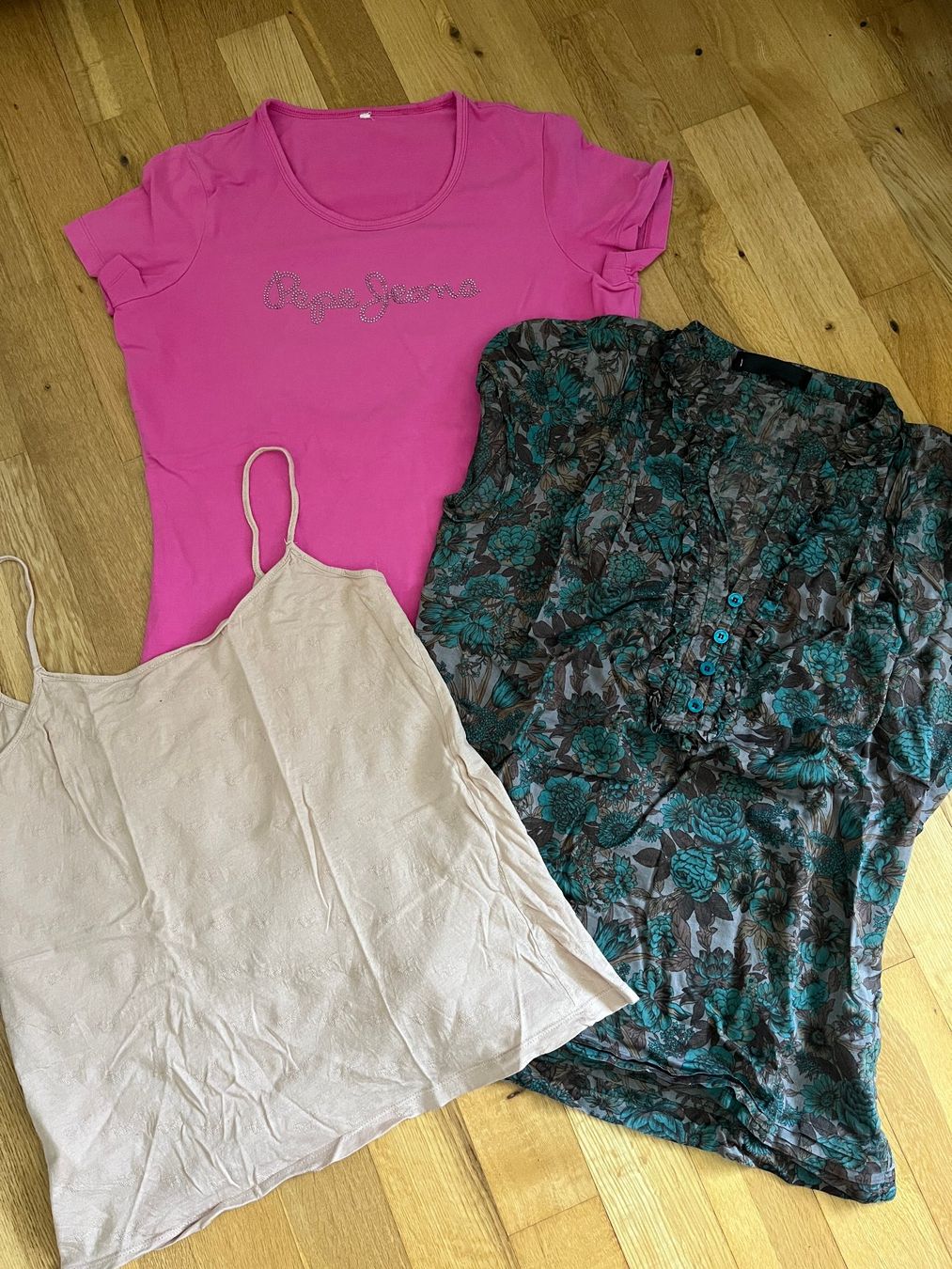 Sandro Kleiderpakete: Sandro, Pepe 3 Shirts 38 – Gebraucht aus Ebikon von gabi957