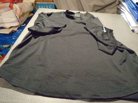 T-Shirt Grösse S, Nike, DRI-FIT, schwarz/Lochmuster