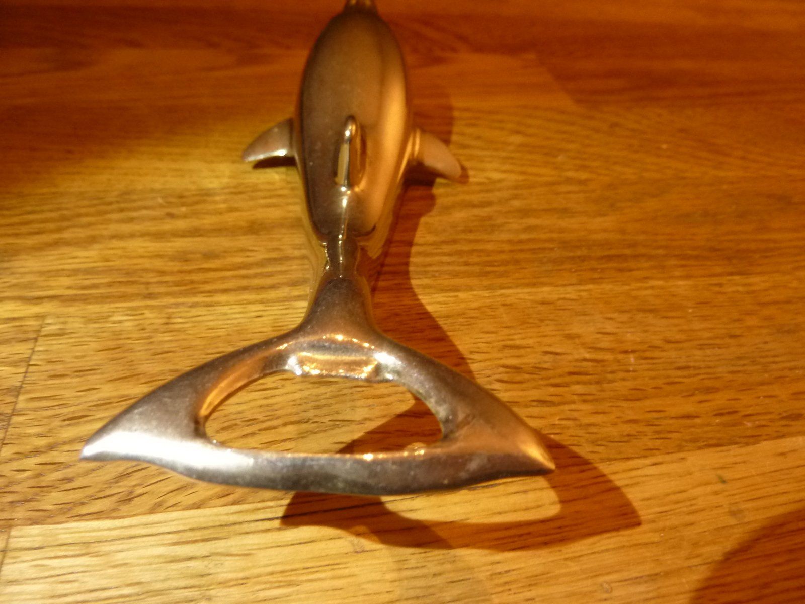 Apribottiglie & Tappi per chiusura: Flaschenöffner Delphin ca 1960 vintage silbern – Usato da Hochfelden venduto da swissice 2