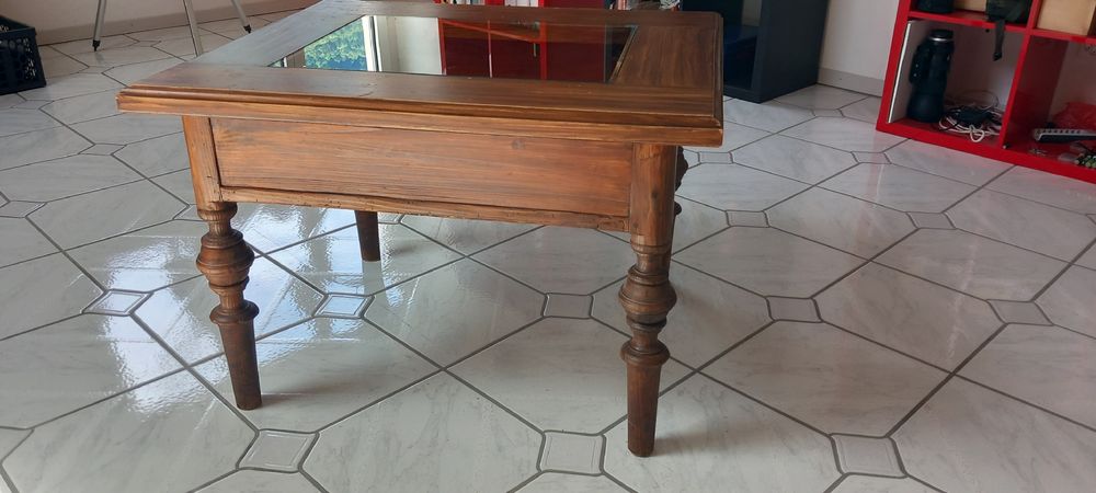 Tische: Holz-Couchtisch mit Glas, vintage Stil – Gebraucht aus Buttikon SZ von MH1976 2