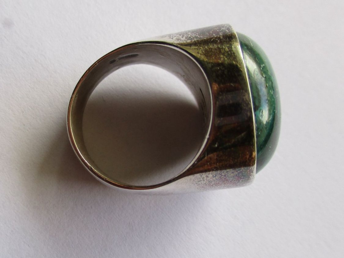 Bagues: Bague argent 925 et pierre verte – D'occasion à La Sarraz par vic_v6kz 2