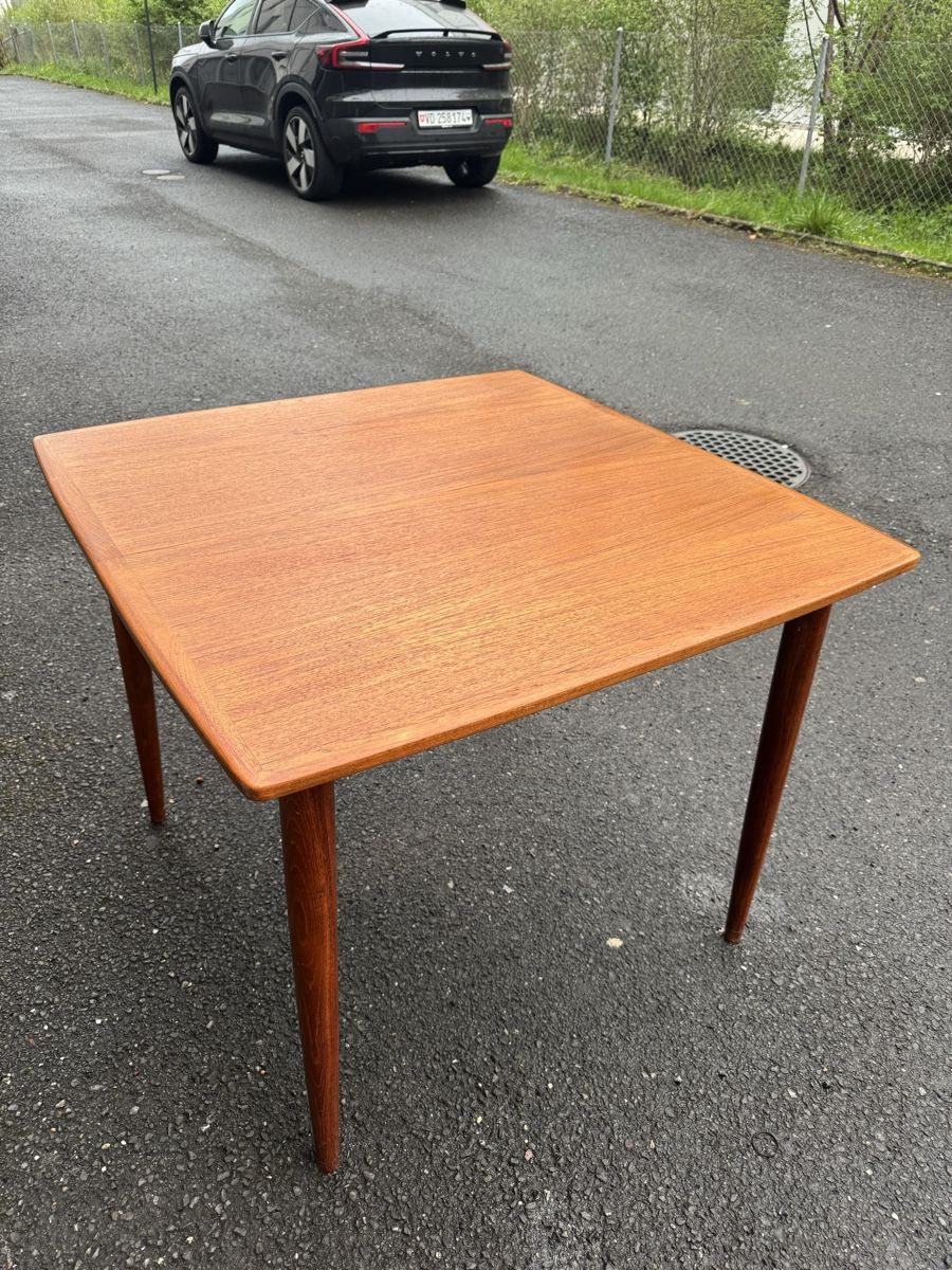 Tables: Table à manger en teck  – D'occasion à Yverdon-les-Bains par azi_2g8g 4