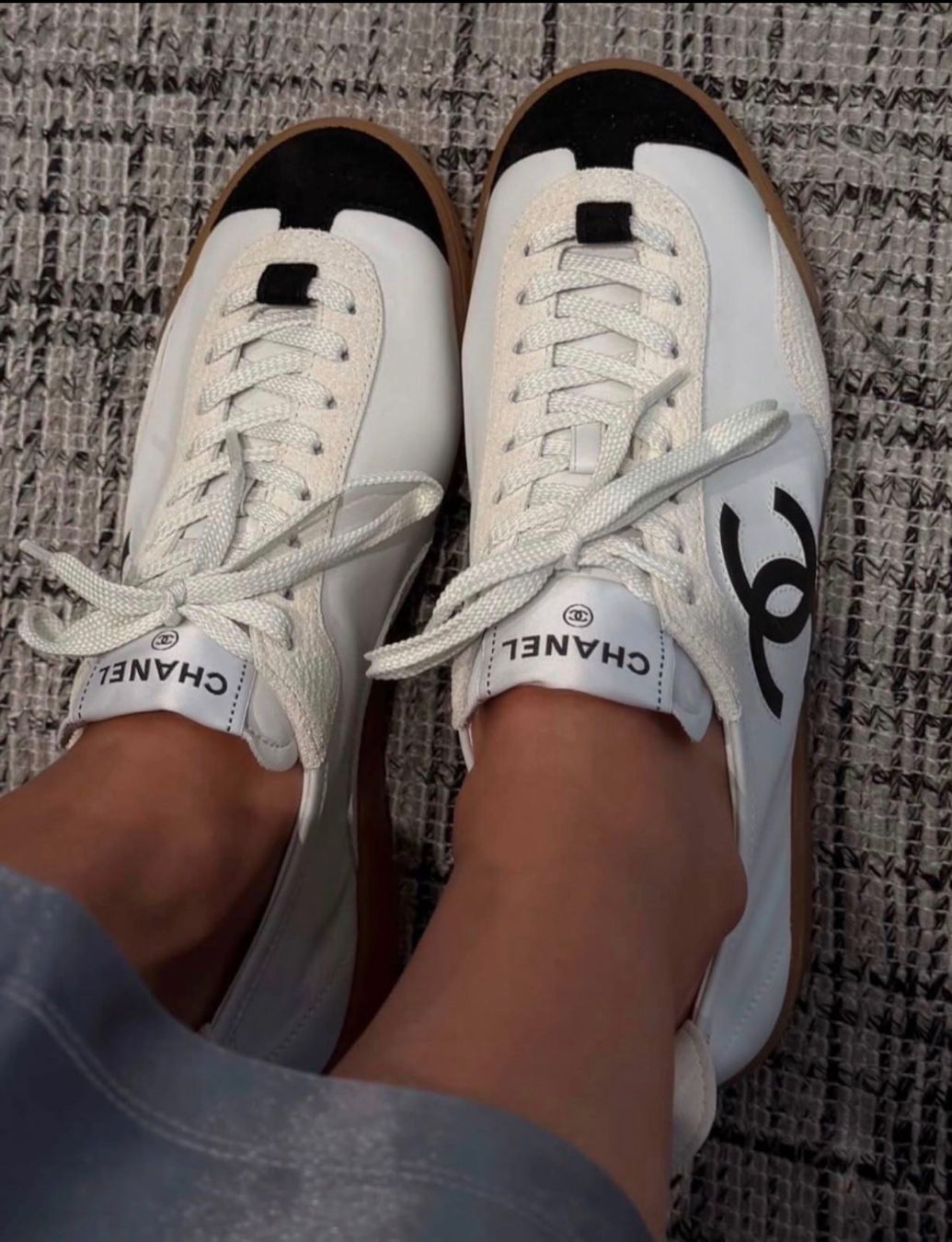 Chanel Scarpe da donna: Chanel White Trainers – Nuovo (secondo la descrizione) da Martigny venduto da Fashion_Mania 9