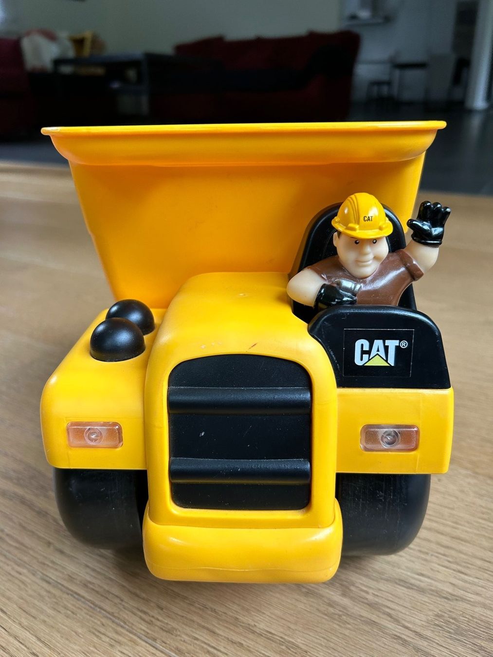 Giocattoli: CAT- Kipperauto mit  Licht – Usato da Rothrist venduto da szc_9dg5 1