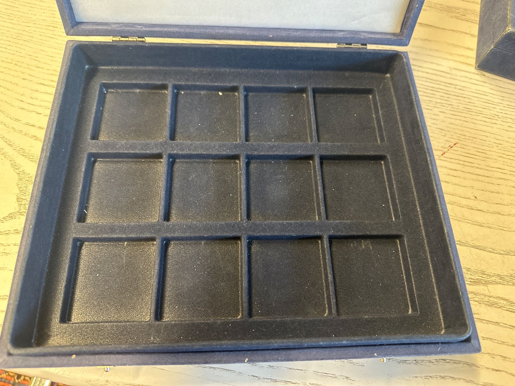 Accessori: 3 Münzboxen aus Samt – Usato da Herisau venduto da herau 6