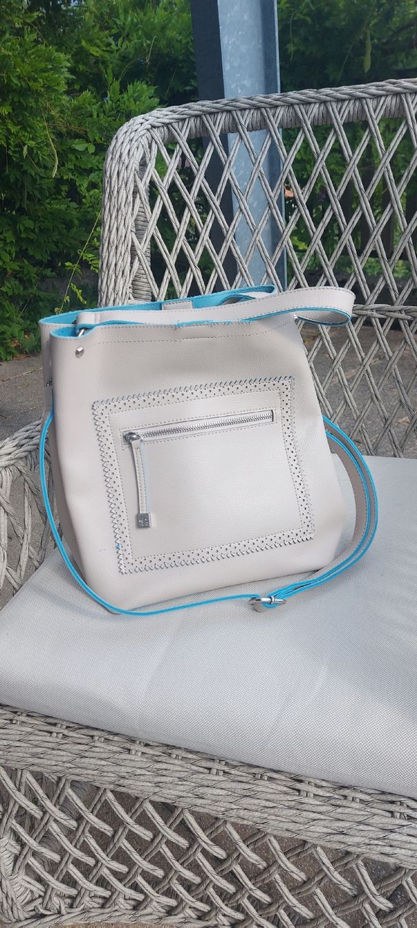 Borse da donna: Tasche von Caprisa. Gebraucht – Usato da Plasselb venduto da Mabischer