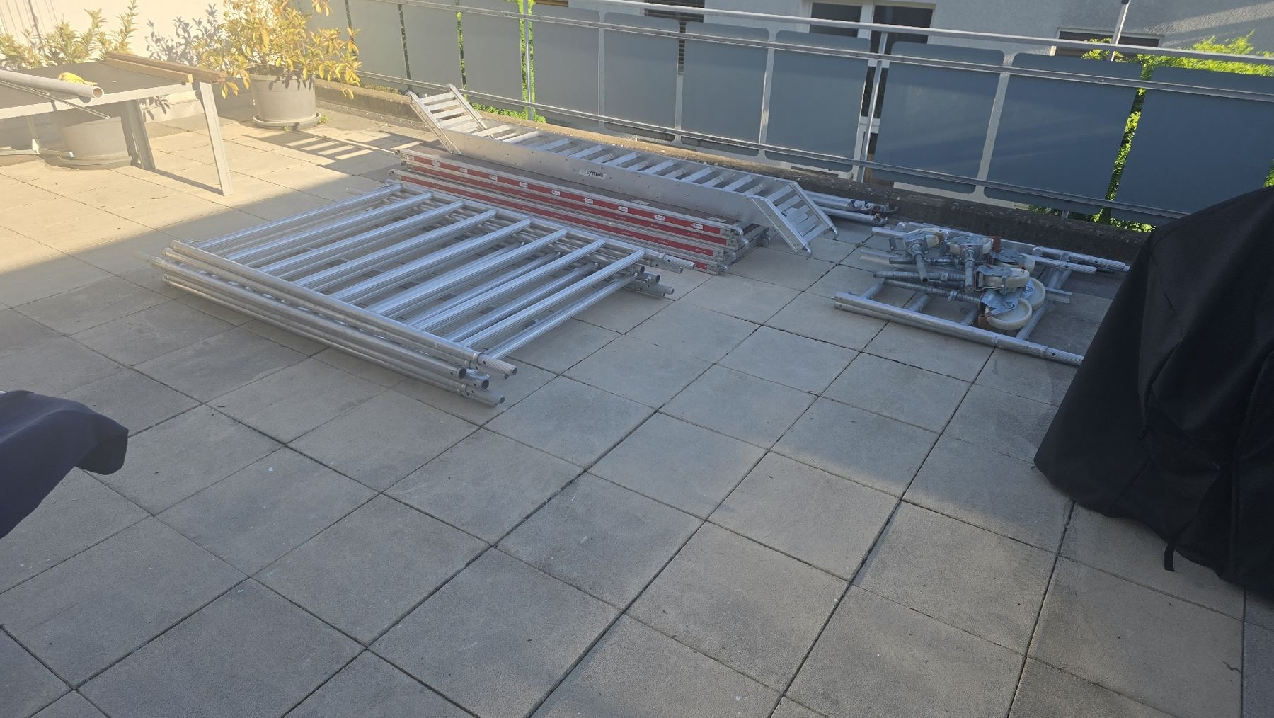 Rivestimenti per pavimenti: Gartenplatte 50x50cm ca. 50 + 20m2 – Usato da Neuenegg venduto da Schwab82