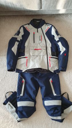 Neuwertige Bering Austral Motorradbekleidung Combi