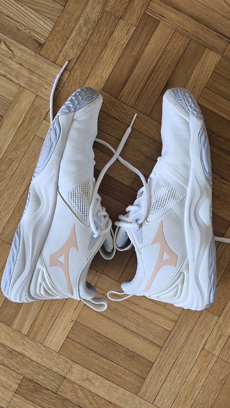 Mizuno Scarpe da donna: Volleyballschuh Grösse 39 – Usato da Emmenbrücke venduto da L_W 1