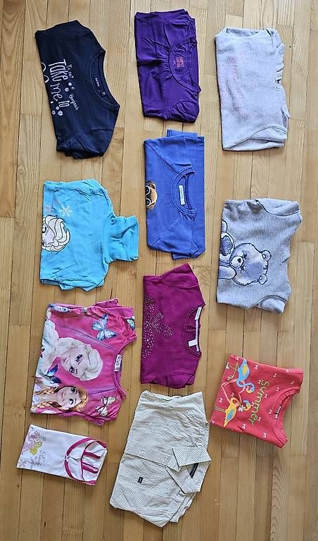 Lotti & Set di vestiti: Mädchenkleider Paket / Winter Grösse 128 – Usato da Basel venduto da Anja_1981