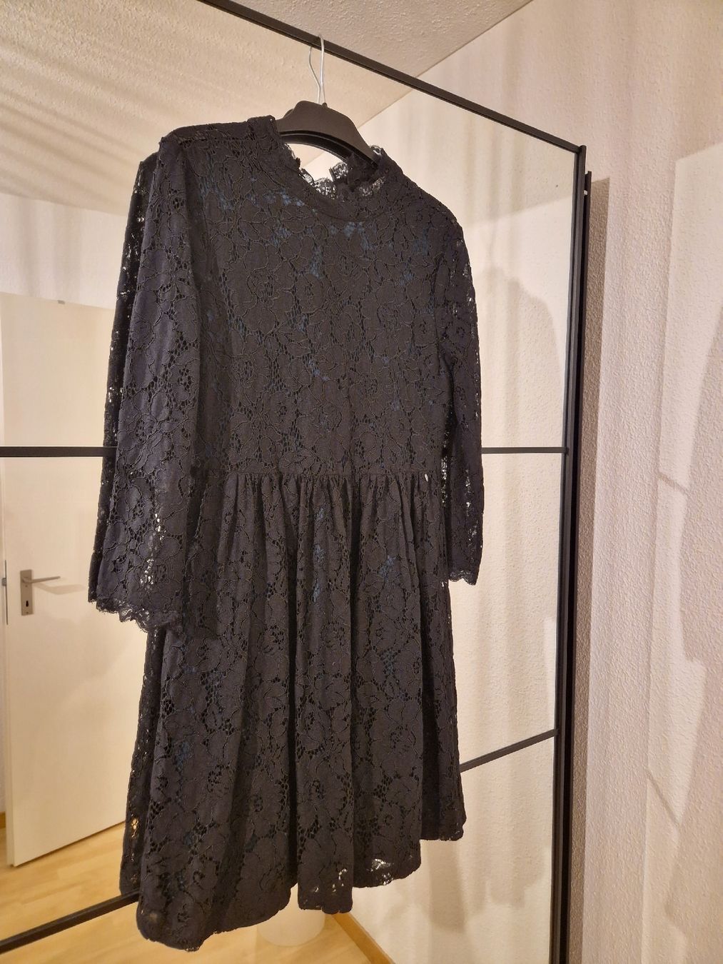 Tom Tailor Vestiti: Schickes Spitzenkleid von Tom Tailor Denim, Gr. M – Nuovo (secondo la descrizione) da Ebikon venduto da kov_9vqb