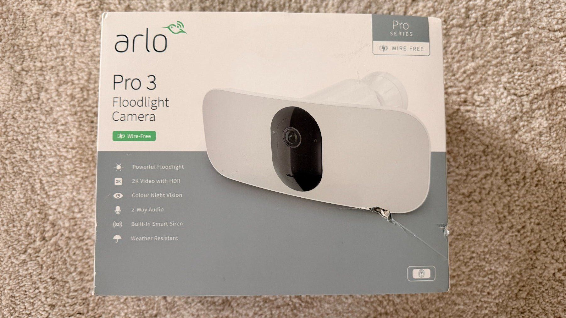 Arlo Webcam: Arlo Pro 3 Floodlight Camera – Nuovo e nell'imballaggio originale da Hägendorf venduto da lechiffre