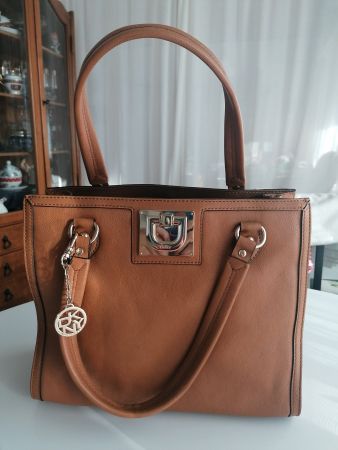 DKNY Handtasche Leder braun Topzustand