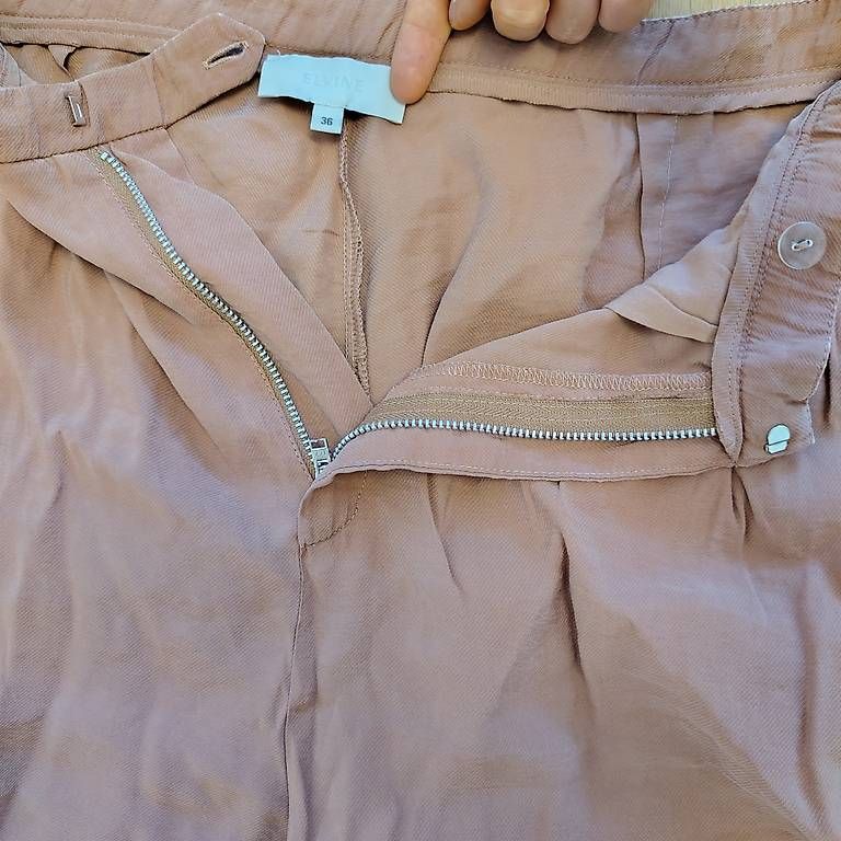 Hosen: Kurze Hose ELVINE Grösse 36 – Gebraucht aus Buttisholz von sch_7jfz 2