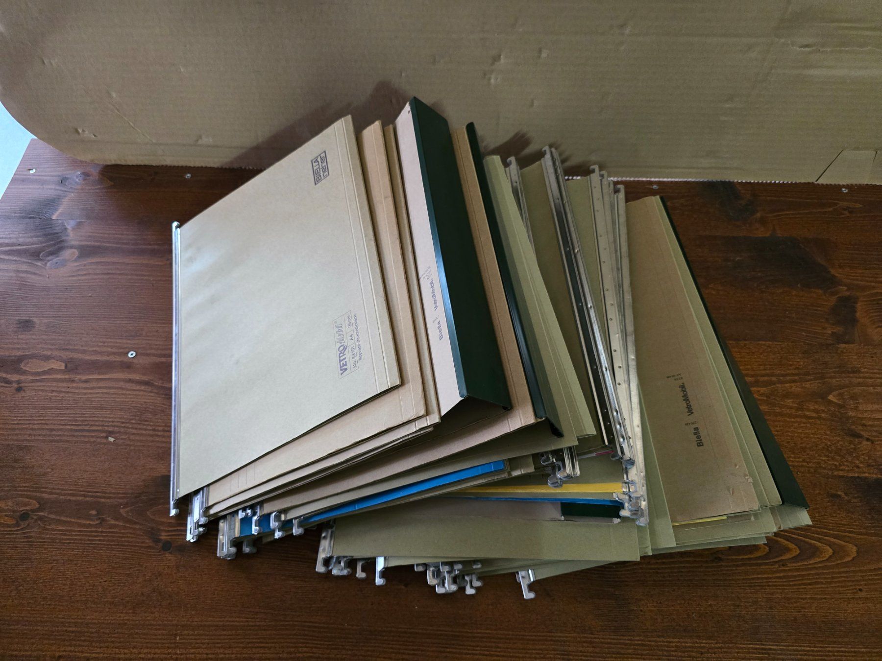 Raccoglitori: Posten gebrauchter Hängeregistermappen ab 1.- – Usato da KRINAU venduto da Mio_Liqstyle 1