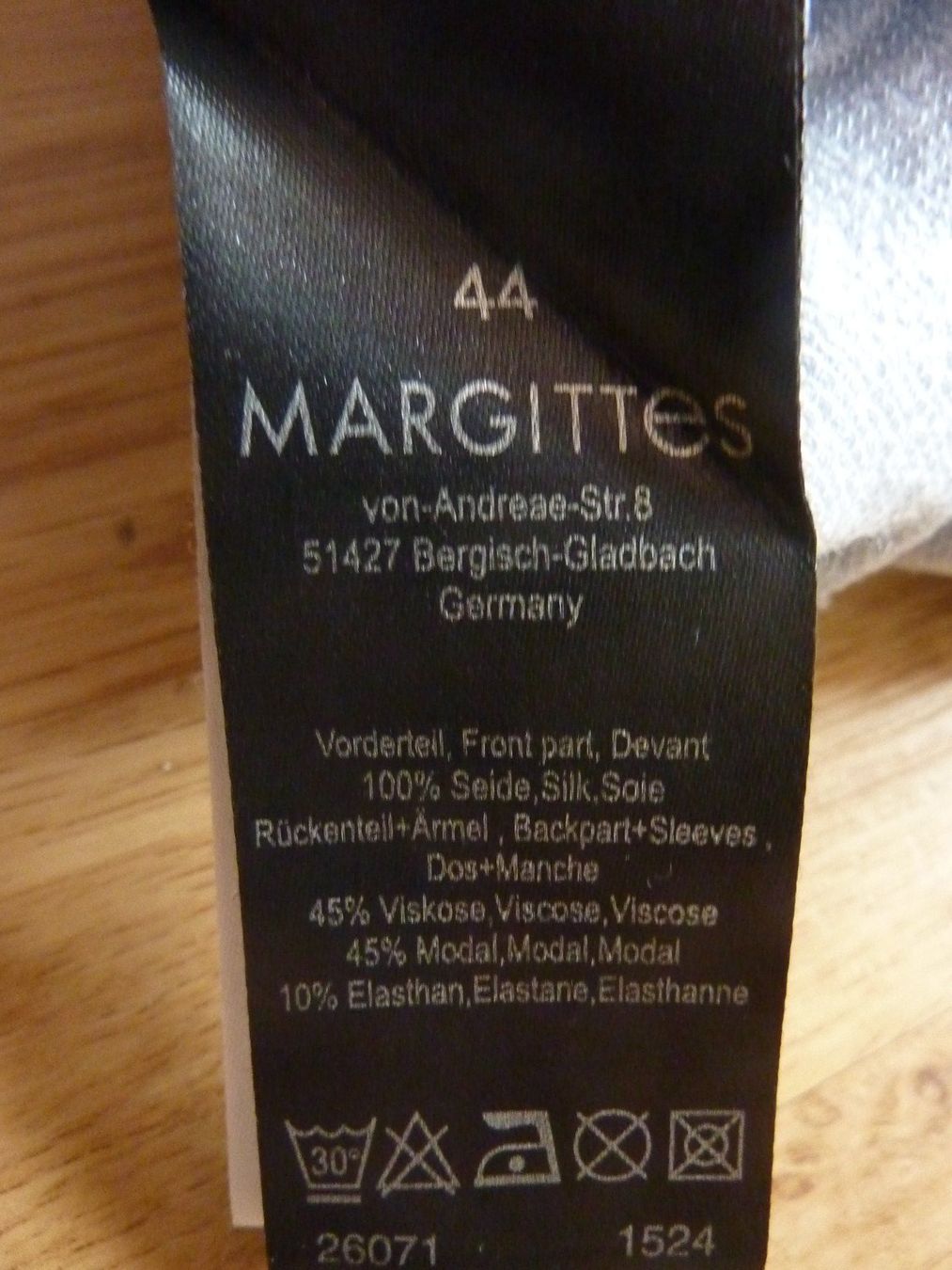 T-Shirts: Margittes T-Shirt mit  Print 44 – Gebraucht aus Waldstatt von Kananaskis1 7