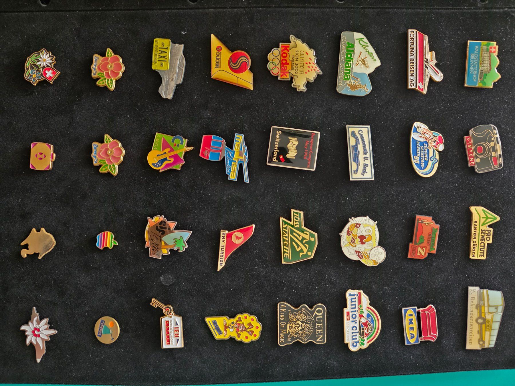 Album: Pin Sammlung (84 Stück) – Usato da Brüttisellen venduto da Rumpelpumpel 1
