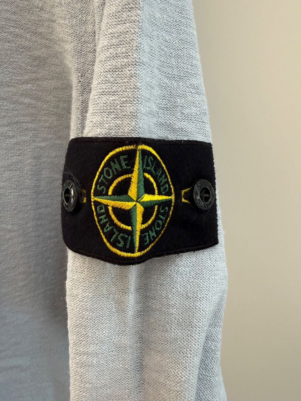 Stone Island Maglioni & Felpe: Stone Island Pullover hellblau Grösse S guter Zustand – Usato da Illnau venduto da Bigmama14 1