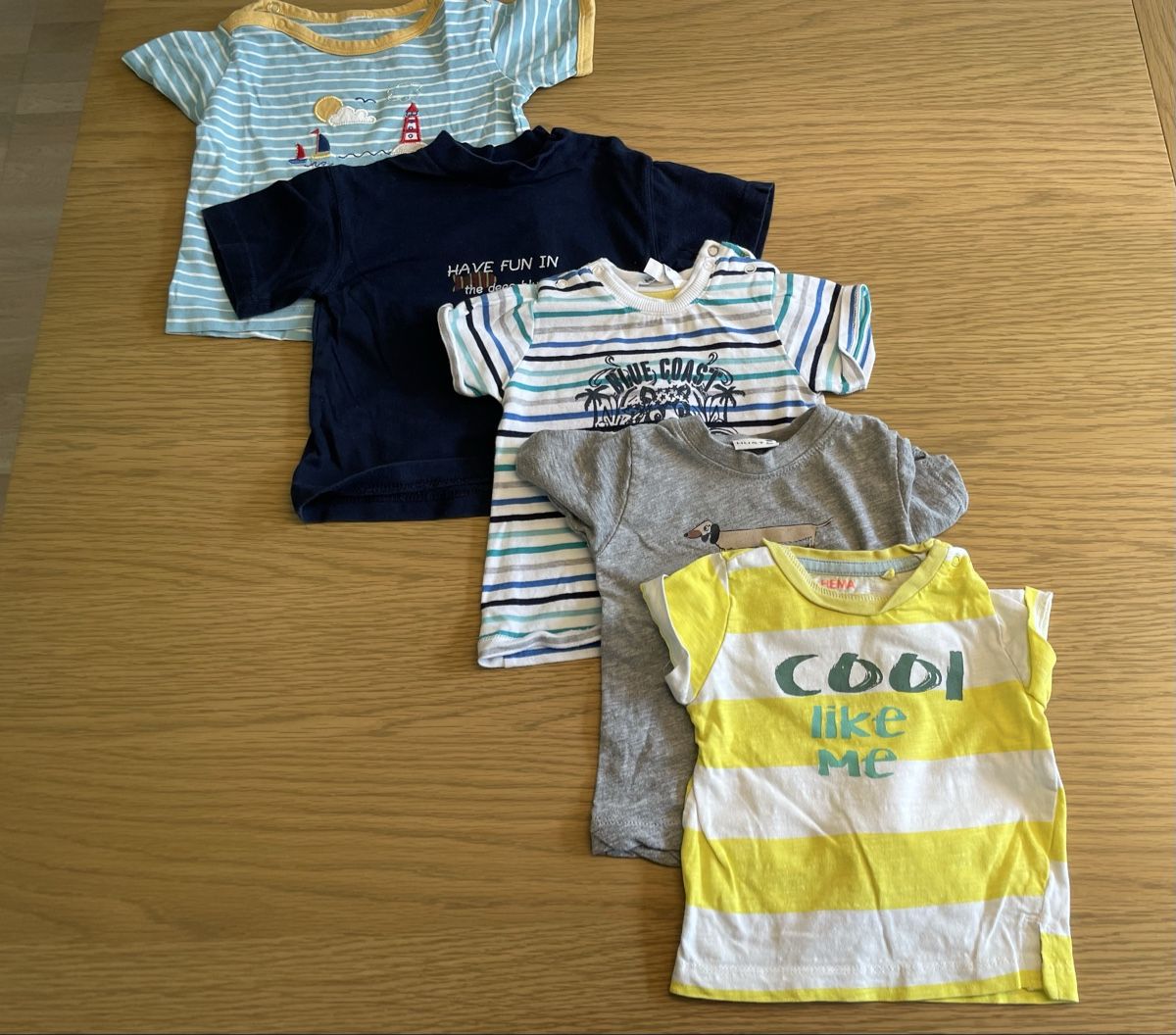 Lotti & Set di vestiti: 5x Tshirts in Grösse 68 – Usato da Kilchberg ZH venduto da cla_z8n7
