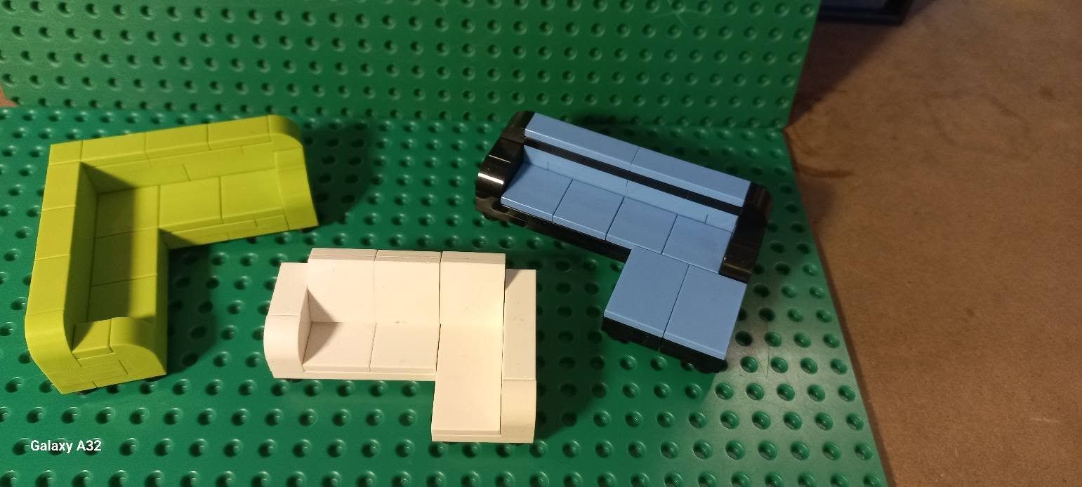 Lego Giocattoli: Lot de 3 canapés Lego – Usato da La tour de treme venduto da Legocreation82 2