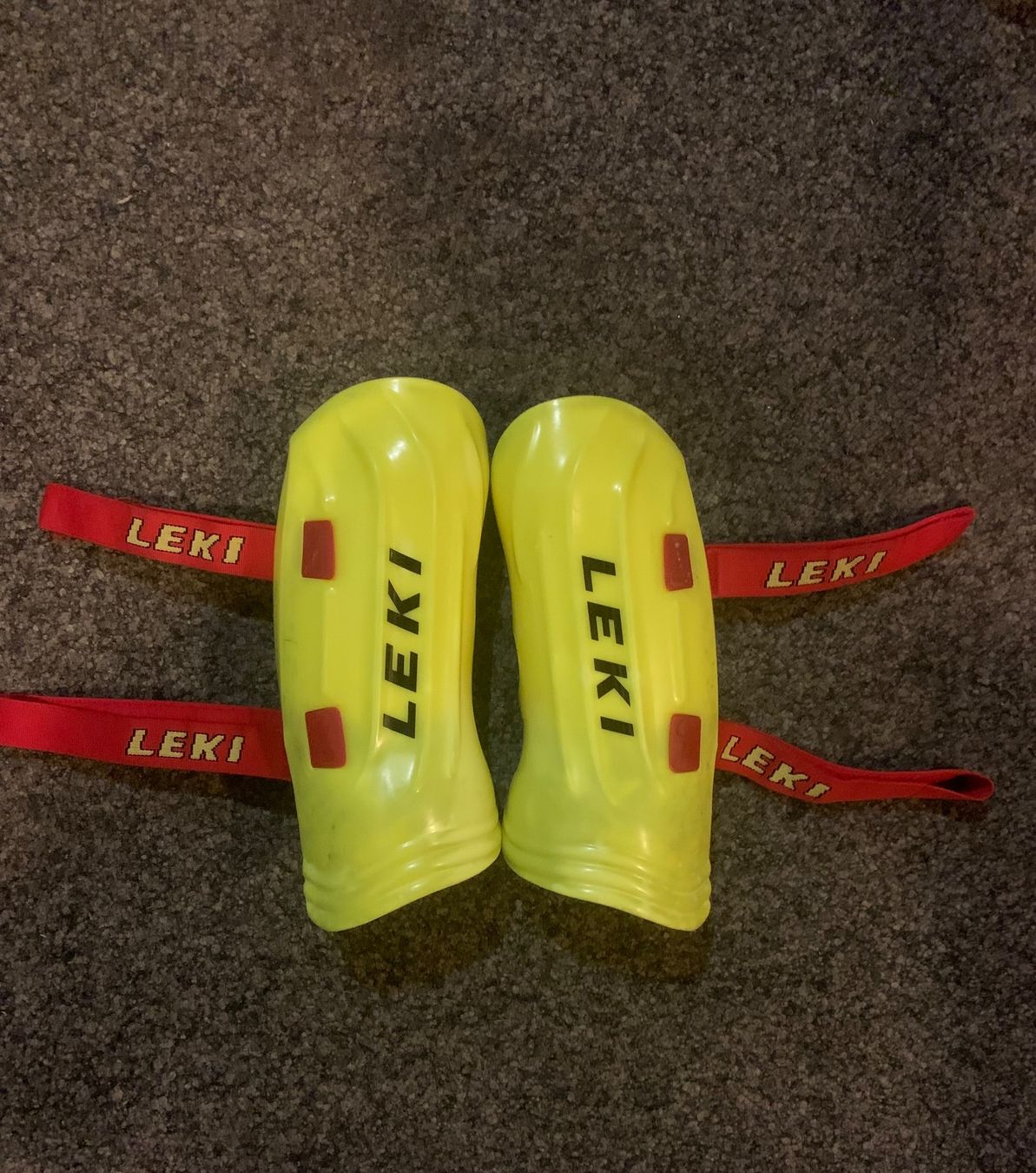 Leki Schutz & Schoner: Ski Slalom Schienbeinschoner Leki – Gebraucht aus Wengen von