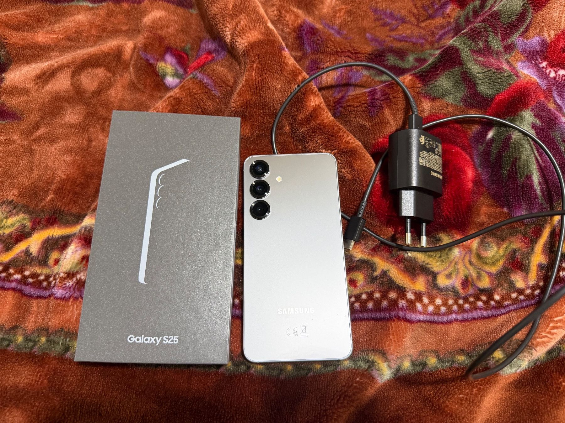 Samsung Handys / Smartphones: Samsung Galaxy S25 256GB – Gebraucht aus Kloten von cha_ckd9