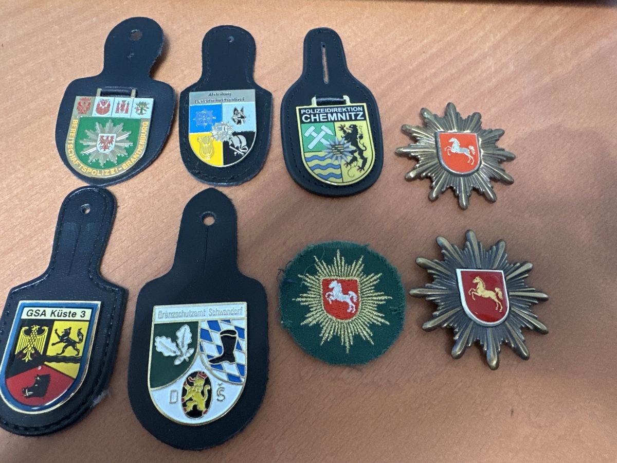 Placchette & Badge: Polizei Germany – Usato da Morbio Inferiore venduto da Ecod