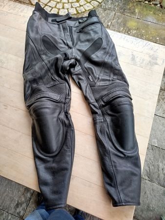Leder-Motorradhose Gr. 42 (neuwertig)