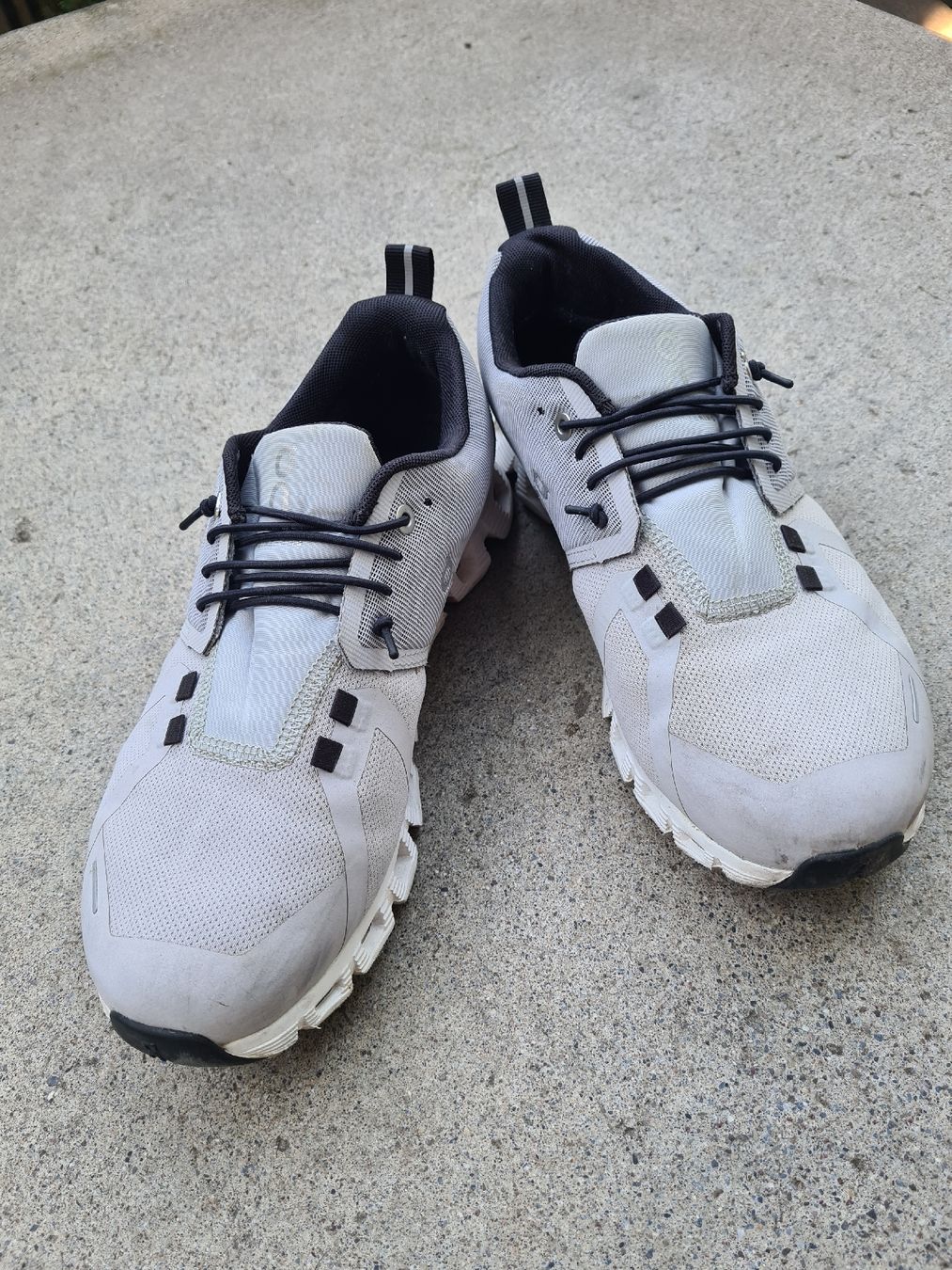 On Scarpe da donna: On Cloud Running Shoes grey waterproof size EU 40 – Usato da Zürich venduto da aud_f2cx 1