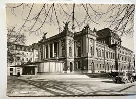 AK Stadttheater Zürich mit Oldtimer auf Parkplatz.