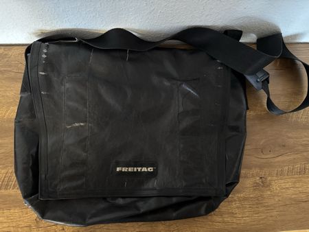 Sac FREITAG noir, très utilisé