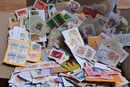 Mehr als 1Kilo Schweizer Briefmarken zum ablösen B1106A