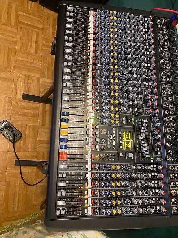 Console di mixaggio: Table de mixage Dynacord  – Usato da Lausanne venduto da amouabdel 2