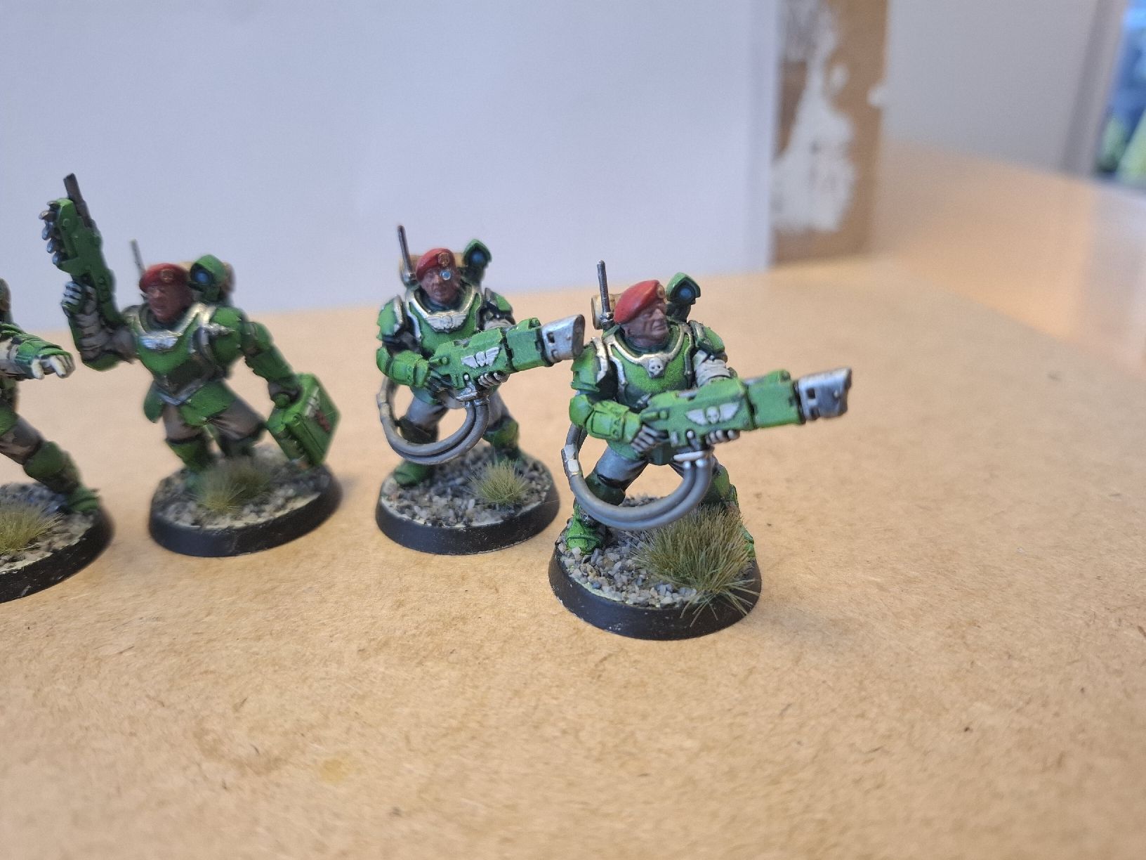 Kit di modellismo & Modellini statici: Warhammer 40K Astra Militarum Tempestus Command Squat – Usato da Wettingen venduto da Sut_28dz 1