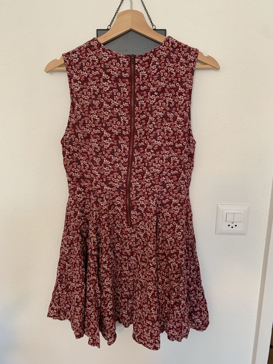 Kleider: Blumenkleid Review Gr. M 🌸 – Gebraucht aus Zürich von cla_qxx8 2
