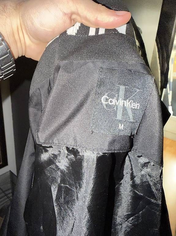Jacken: Calvin Klein Regenjacke  – Gebraucht aus Binningen von moa_96sh 1