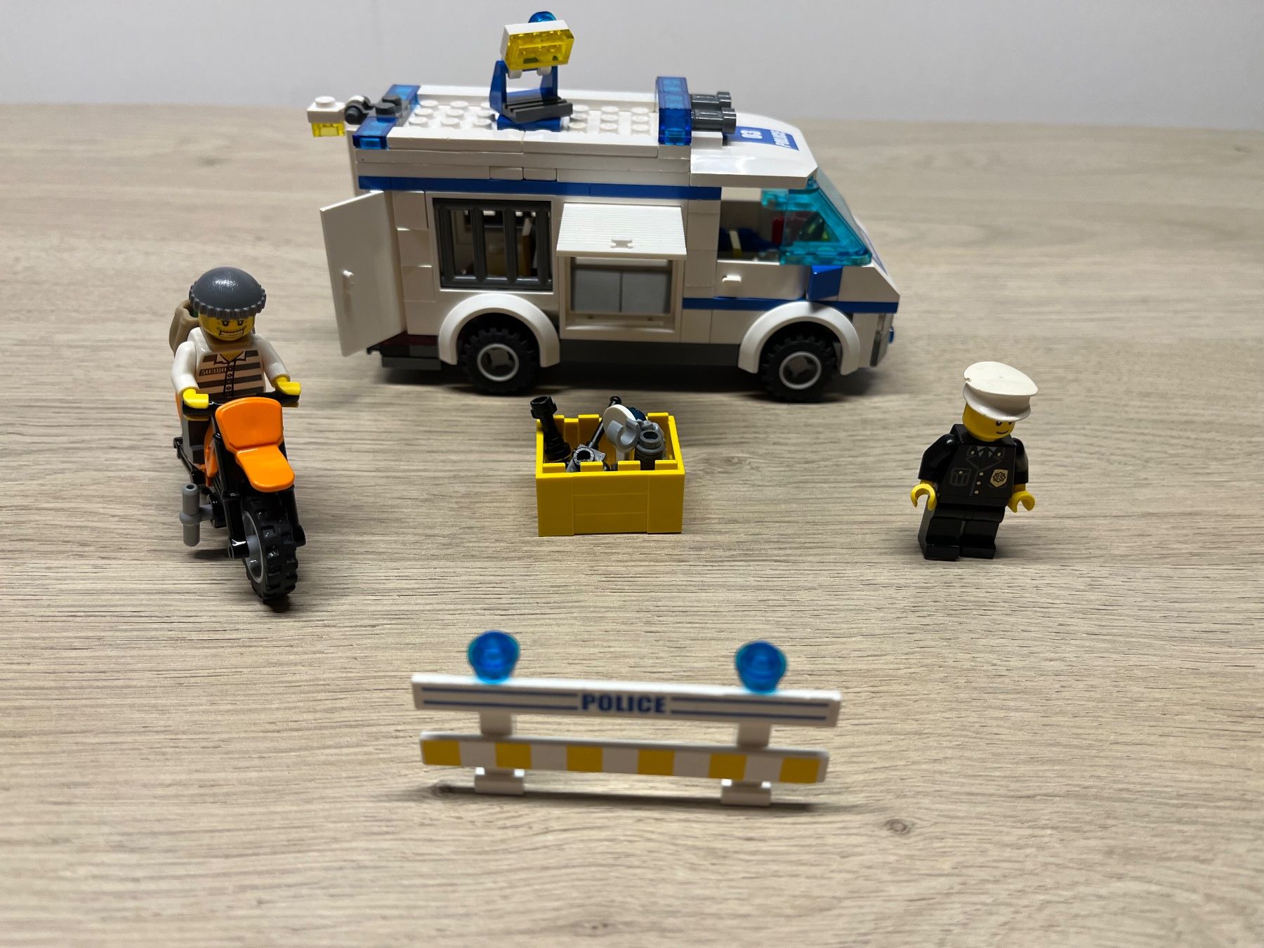 Legoland Kit di costruzioni: Légo 7286 "PrisonnerTranspor" de 2011 – Usato da Courgenay venduto da Kolfree 3